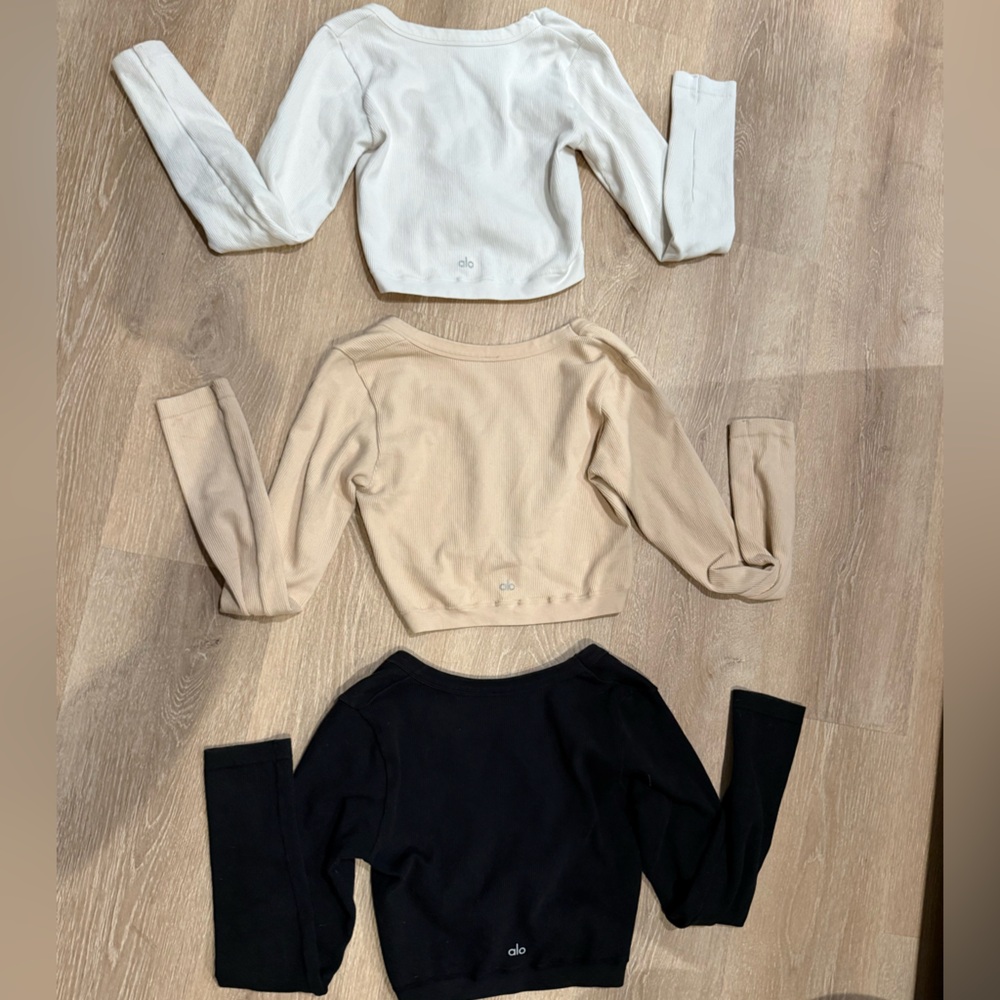 ALO YOGA cropped & ribbed long sleeved tees - Picture 8 of 8